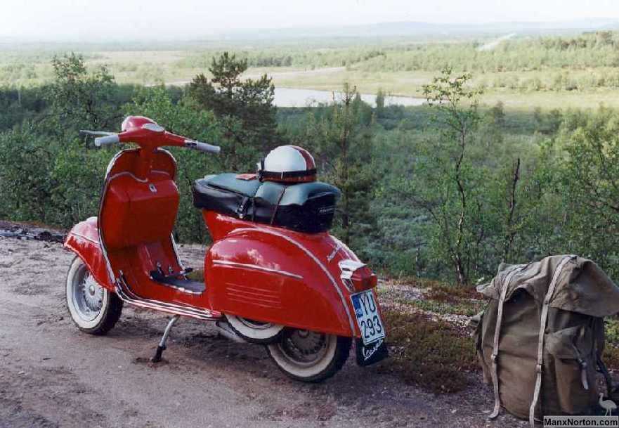 Vespa-180-Super-Sport-1967-on-tour.jpg