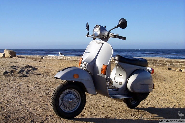 Vespa-P200E-1980-CH3.jpg