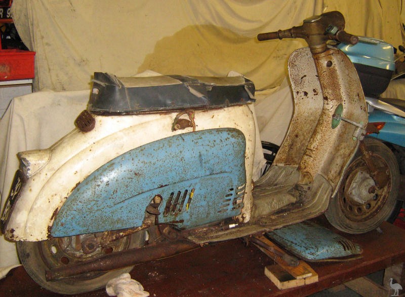 Agrati-Garelli-Capri-80cc-Scooter.jpg