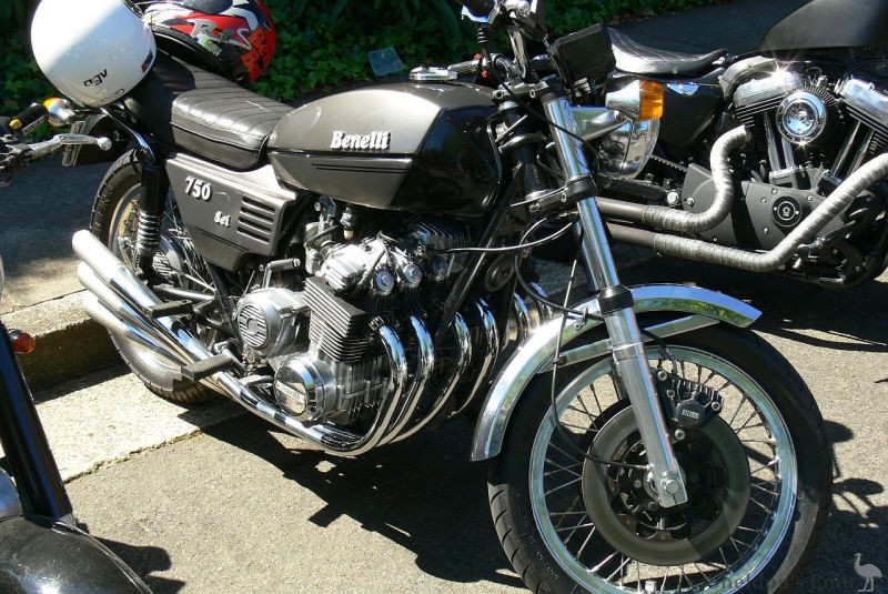 Benelli-1975-Sei-750-Tonup.jpg