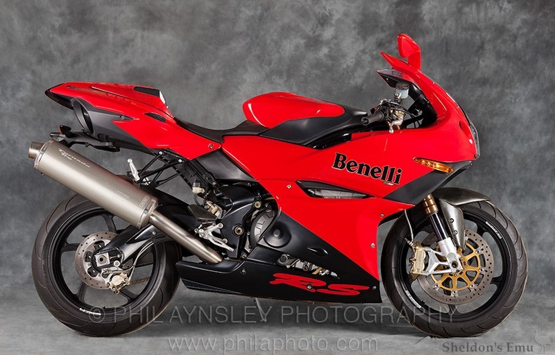 Benelli Tre RS 900