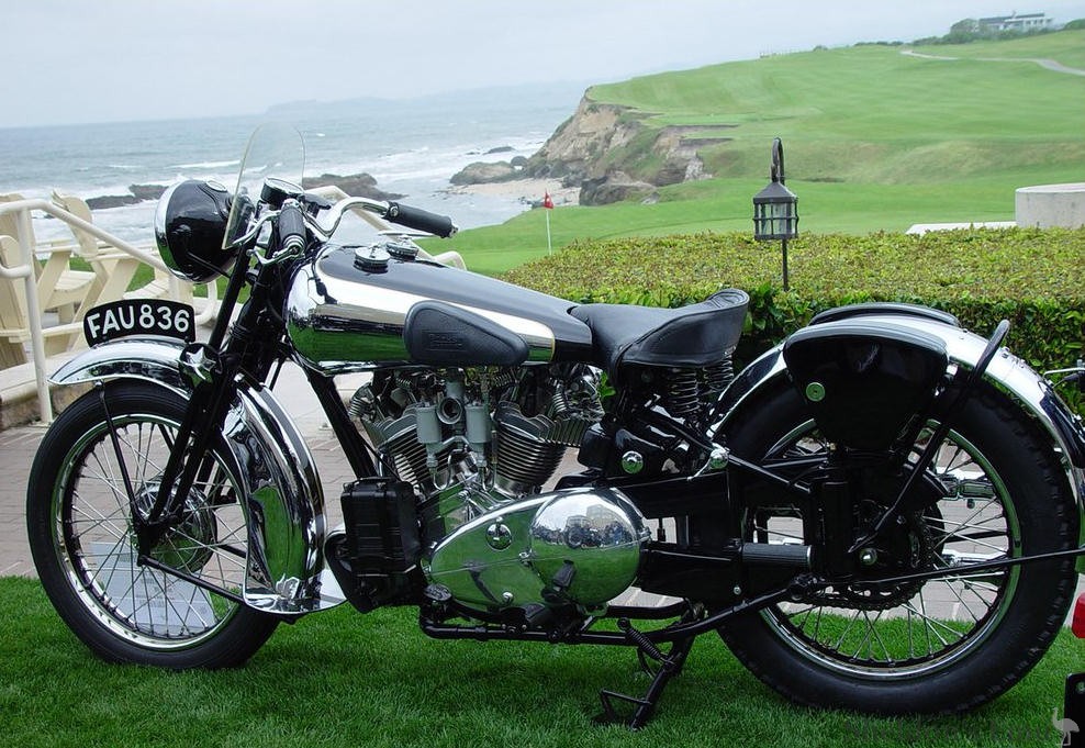 Brough-Superior-FAU836-Legend-MC-2006-CH.jpg