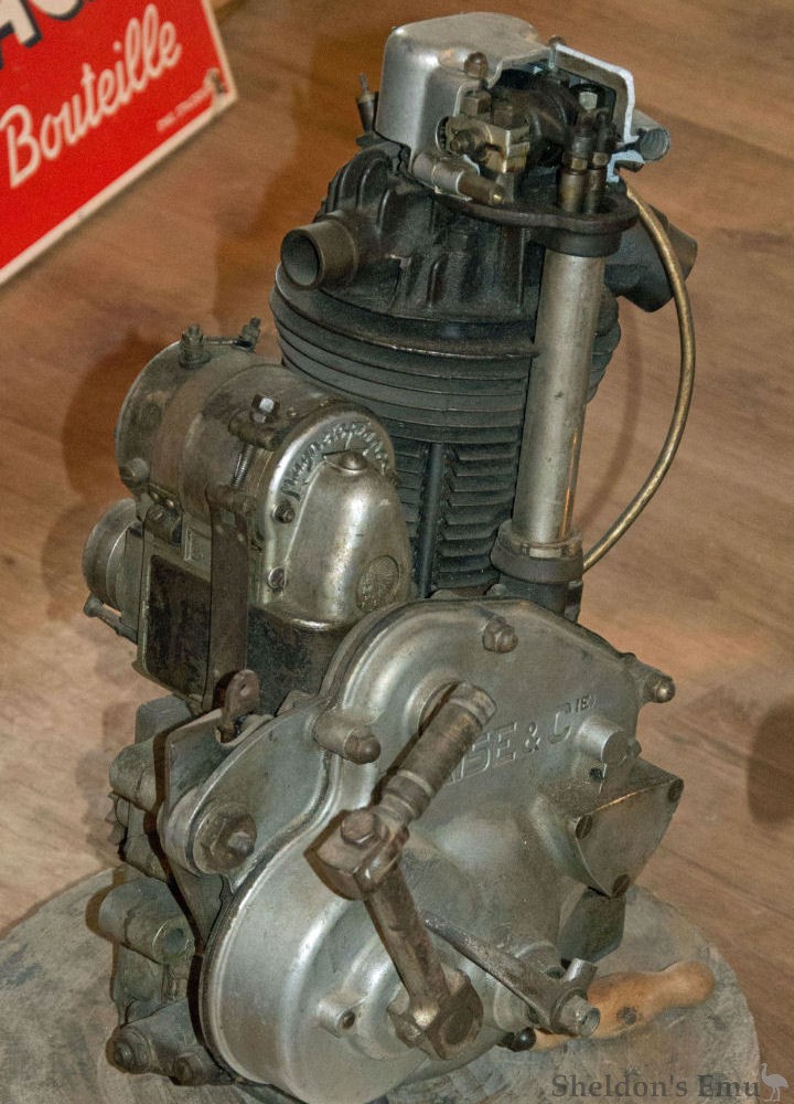 Chaise-1930-350cc-K2-Engine-MRi.jpg