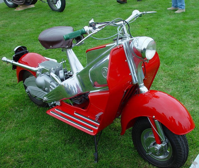 FM-scooter-at-Legend-MC-2006-CH.jpg