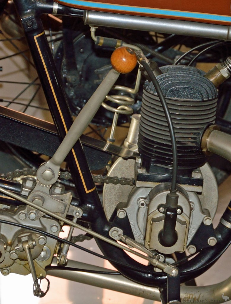 Keops-1926-175cc-Moussard-MRi-02.jpg