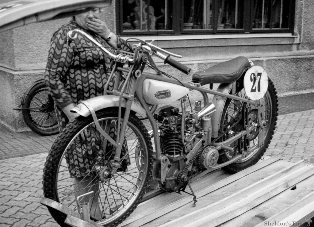 Schneeweiss-1936-Rudge-JHr.jpg