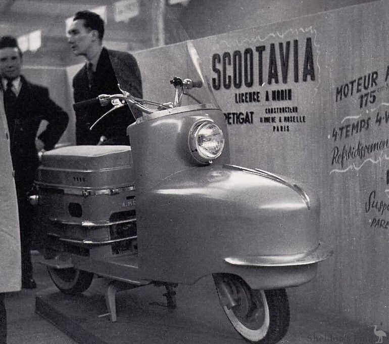 Scootavia-1952c-Salon.jpg