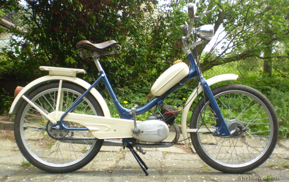 Stadion-S11-Moped-Wikipedia.jpg