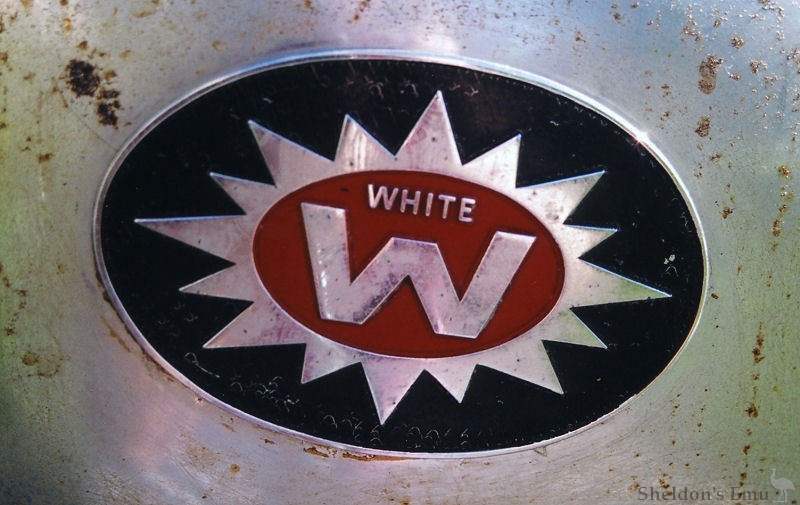 Csepel-White-250SS-Tank-Badge.jpg