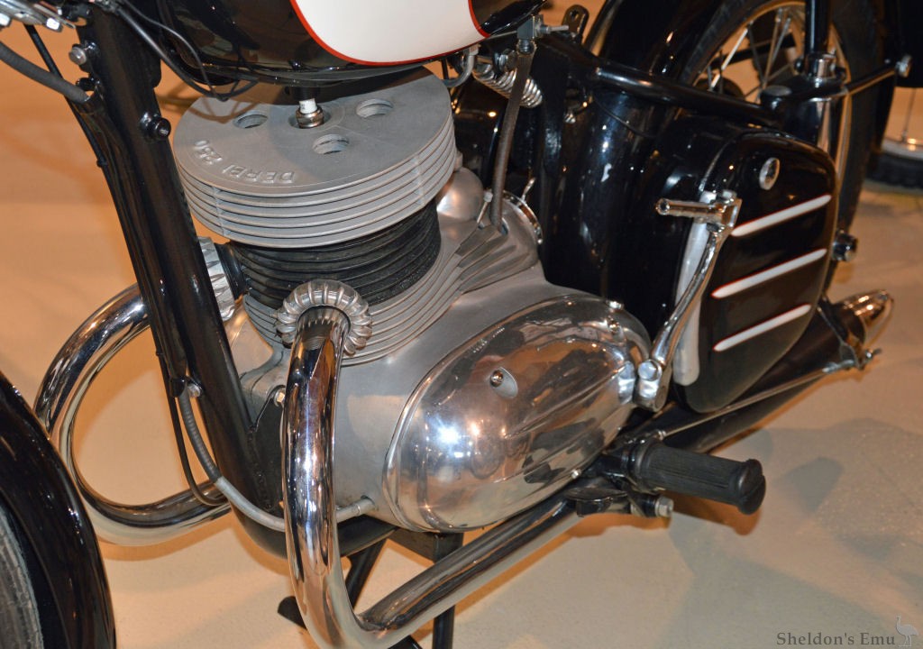 Derbi-1952-250cc-BMB-MRi-02.jpg