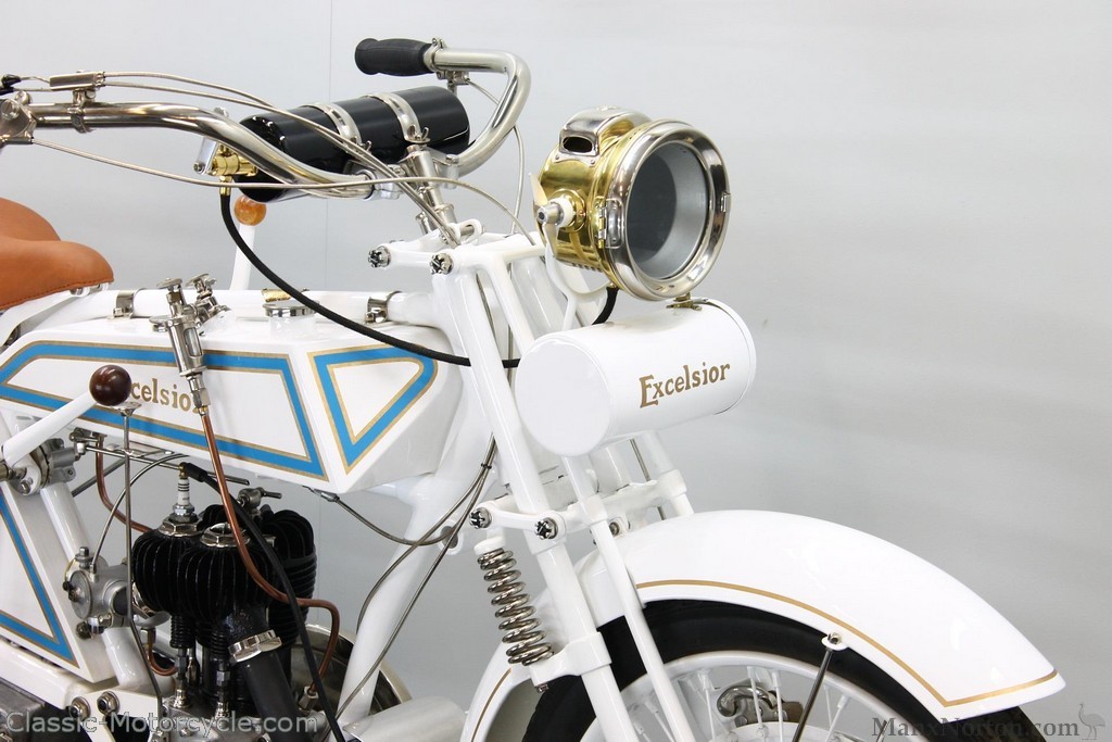 Excelsior-1922c-550cc-Blackburne-CMAT-03.jpg