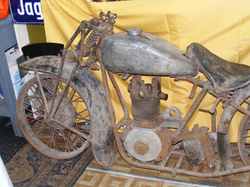 Excelsior-1928q-250cc-JAP-2.jpg