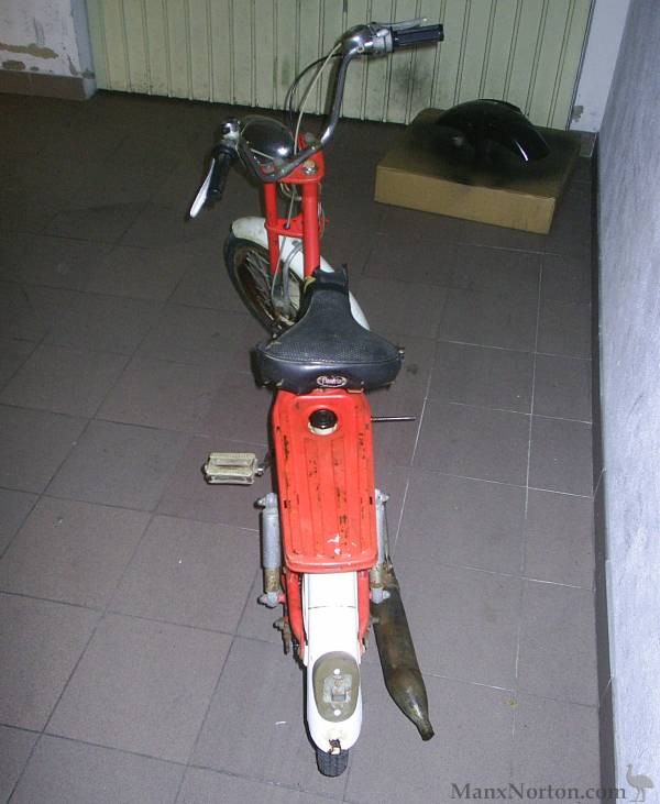 Flandria-Moped-Lisbon-4.jpg