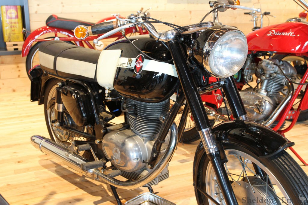 Gilera-1966c-175cc-Super-202-TMu-PMi.jpg