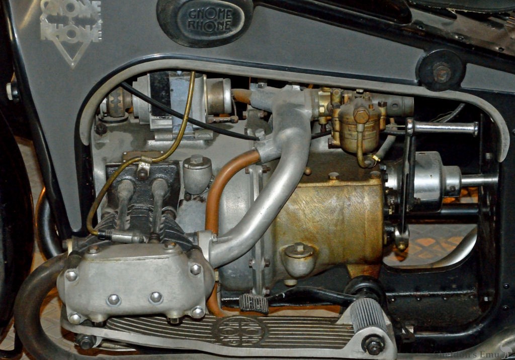 Gnome-Rhone-1937c-CV2-MRi-Engine.jpg