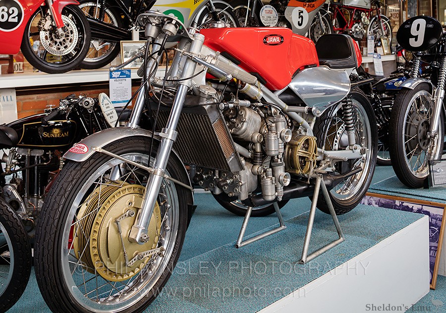 Jawa-1969-350cc-Typ-673-V4-SMM-PA-035.jpg