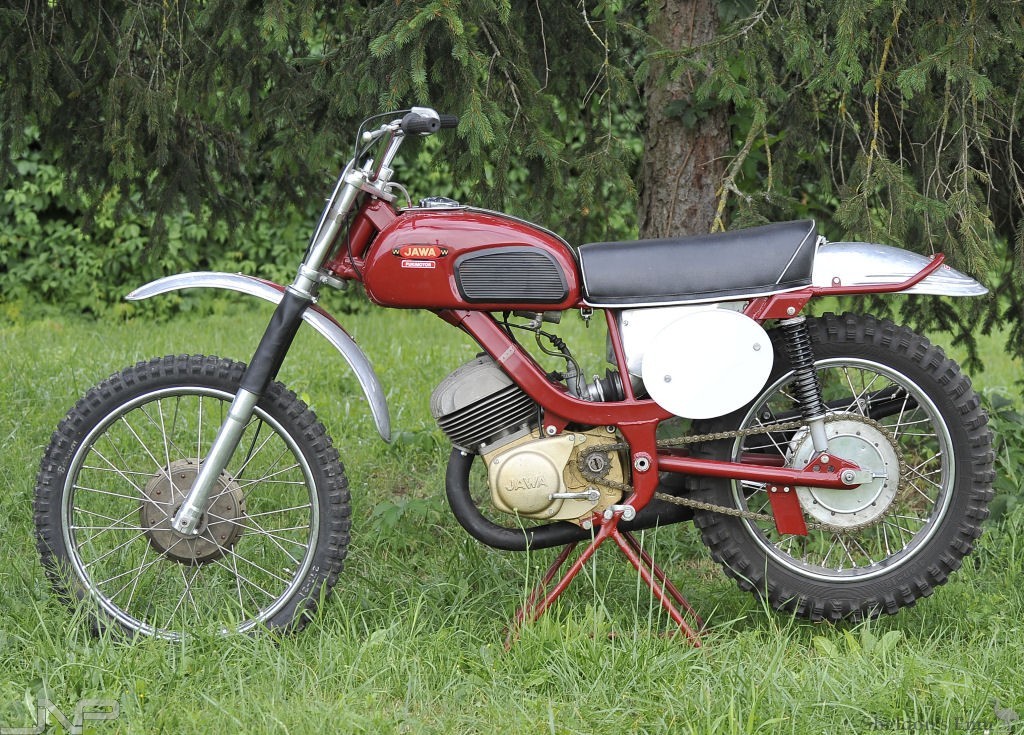 Jawa-250-MX-Vlastimil-Valek-1.jpg