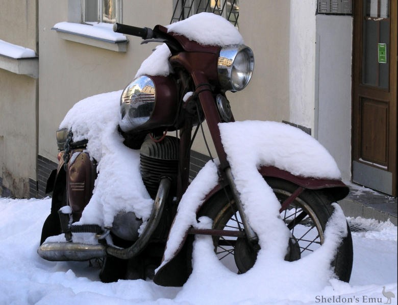 Jawa-in-snow.jpg