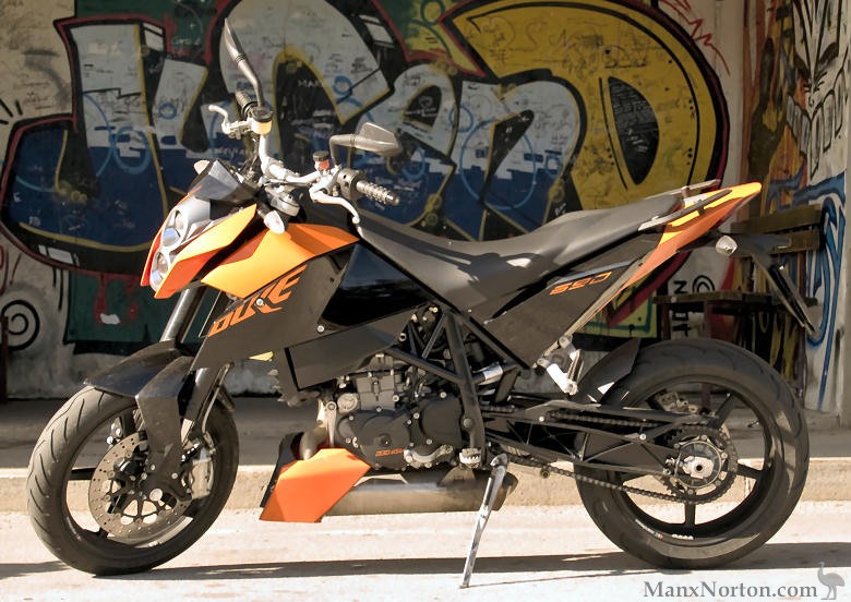 KTM-2008-Duke-690-LC4.jpg