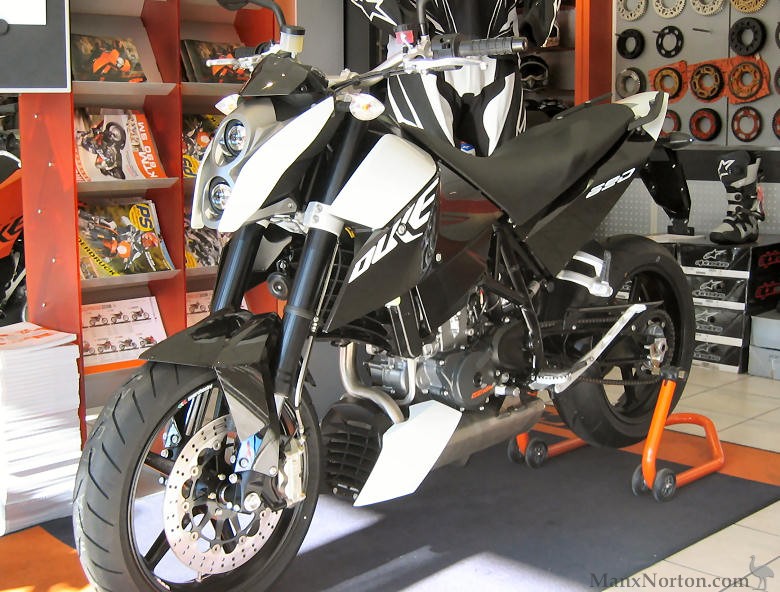 KTM-690-Duke.jpg