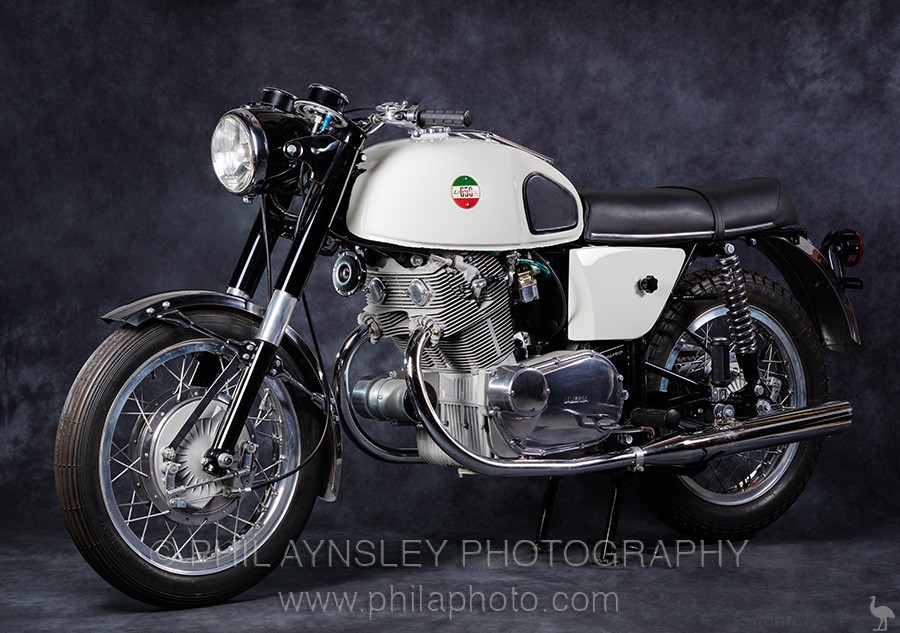 Laverda-1968-650GT-LMNL-PA-02.jpg