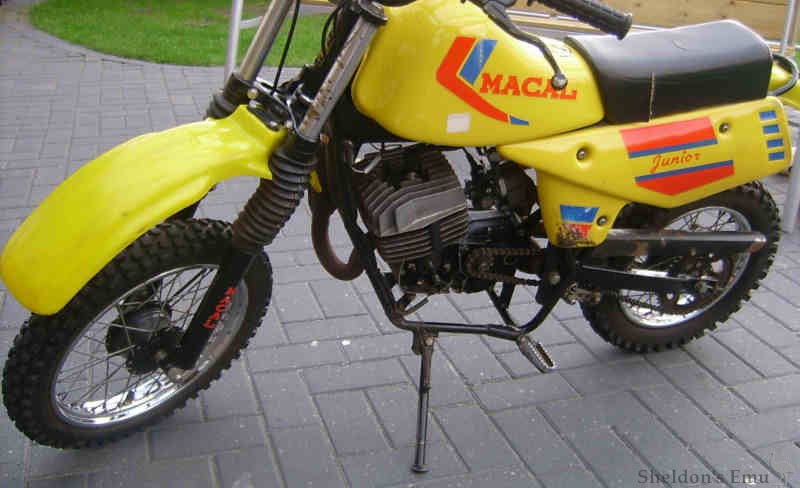 Macal-Junior-Cross-2.jpg