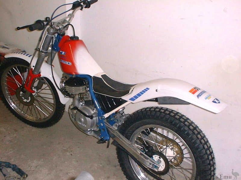 Mecatecno-Skywalker-1989-326cc.jpg