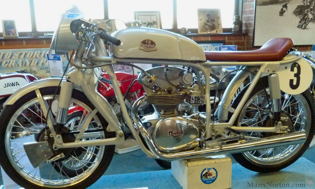 Mondial-1954-125cc-DOHC-SMM-MRi.jpg