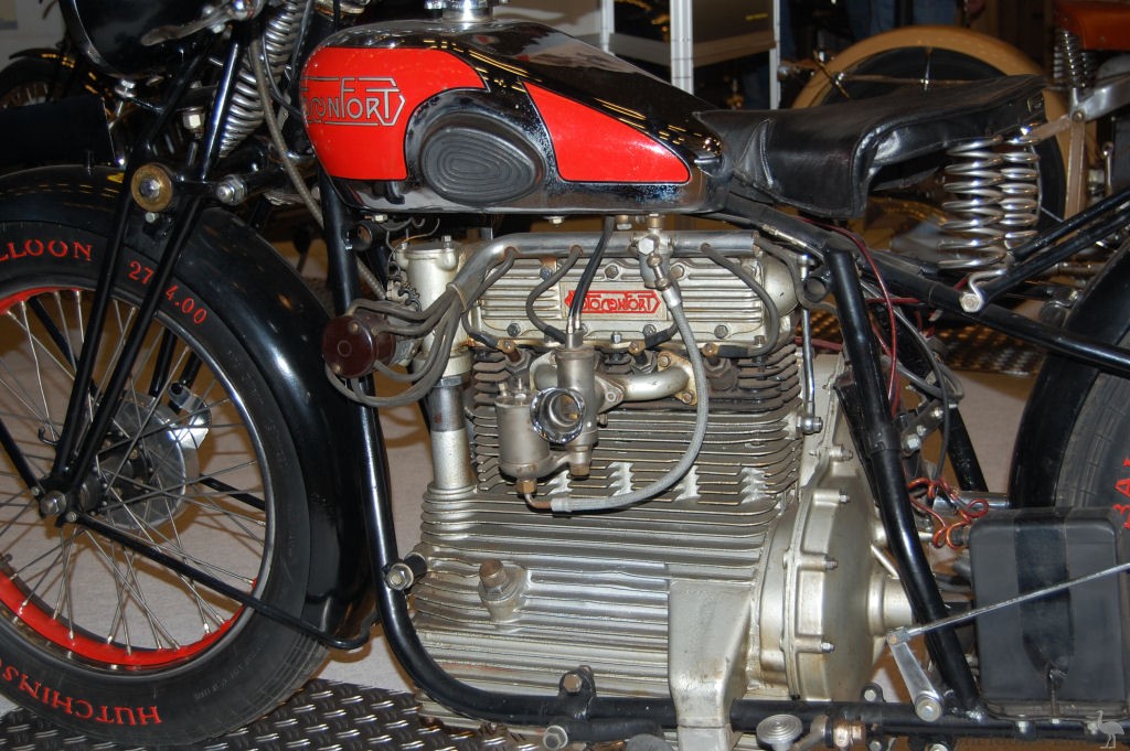 Motoconfort-1930-T7-750cc-CHo-01.jpg