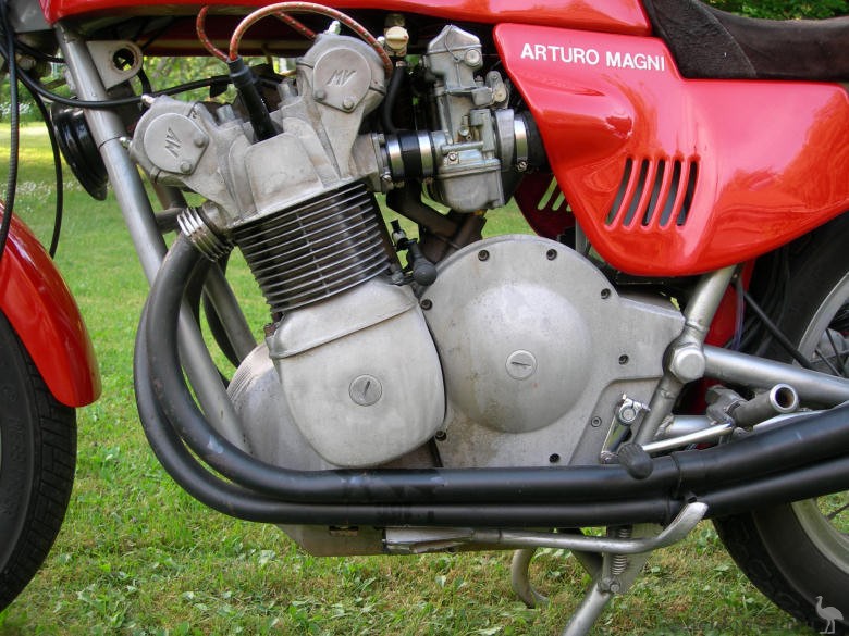 MV-Agusta-1976-750S-America-SE-4.jpg