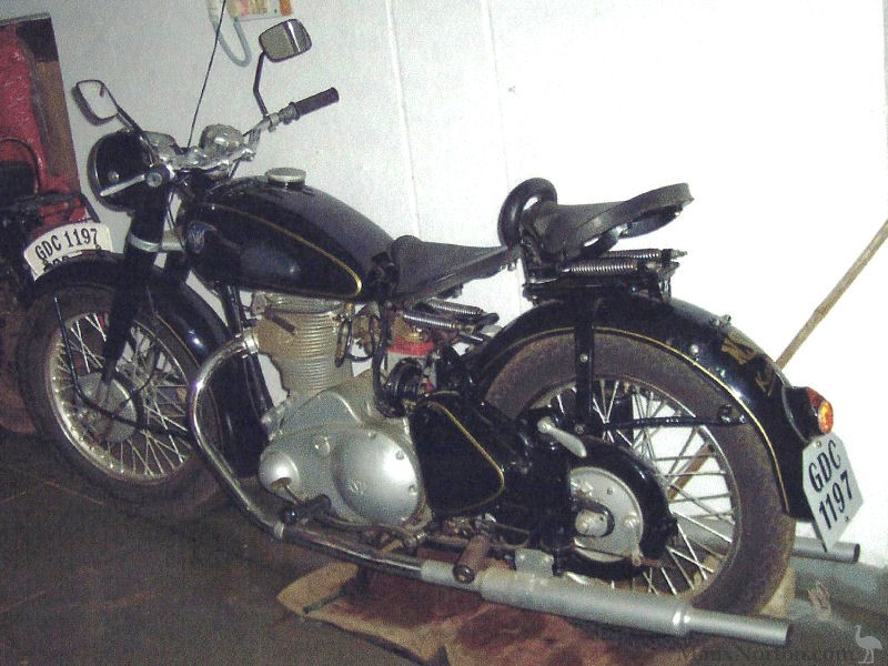 NSU-Konsul-351-Goa.jpg