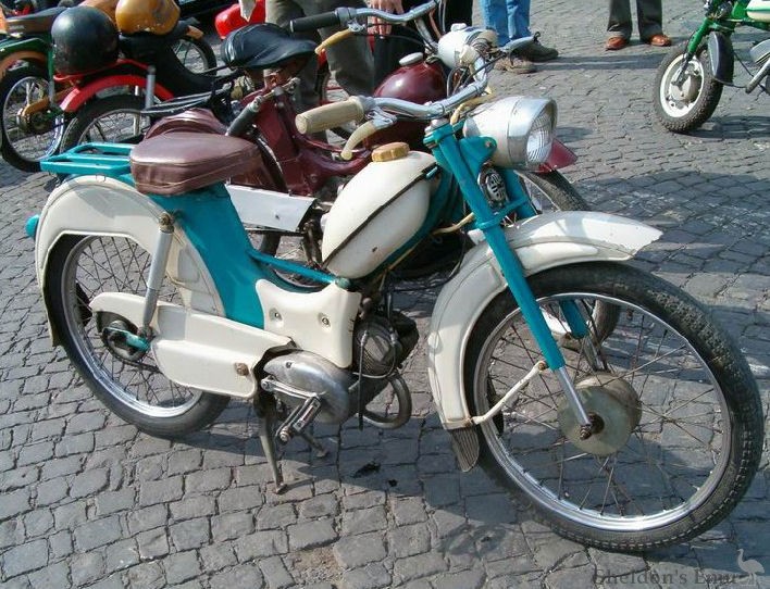 Riga-3-moped-wikipedia.jpg