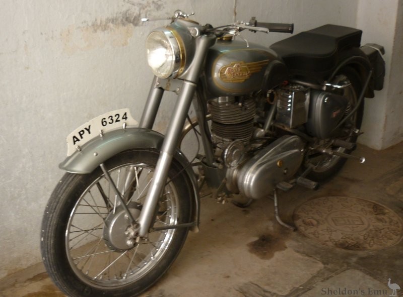 Royal-Enfield-1961-350cc-2.jpg