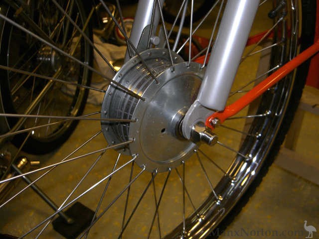 Testi-Telstar-65-66-frontwheel.jpg