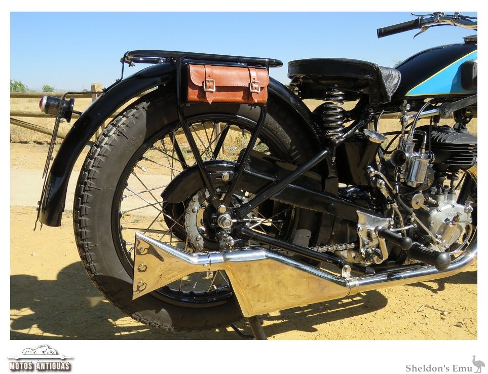 Triumph-1929-CN-MANT-21.jpg